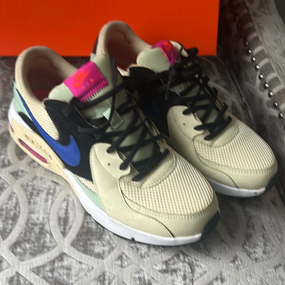 Unique, Nike sneaker
